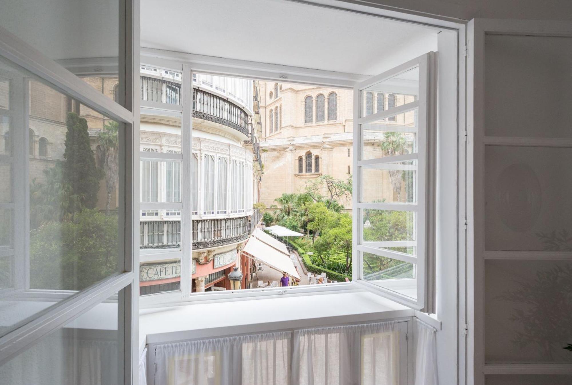 Cathedral Suites Málaga Extérieur photo