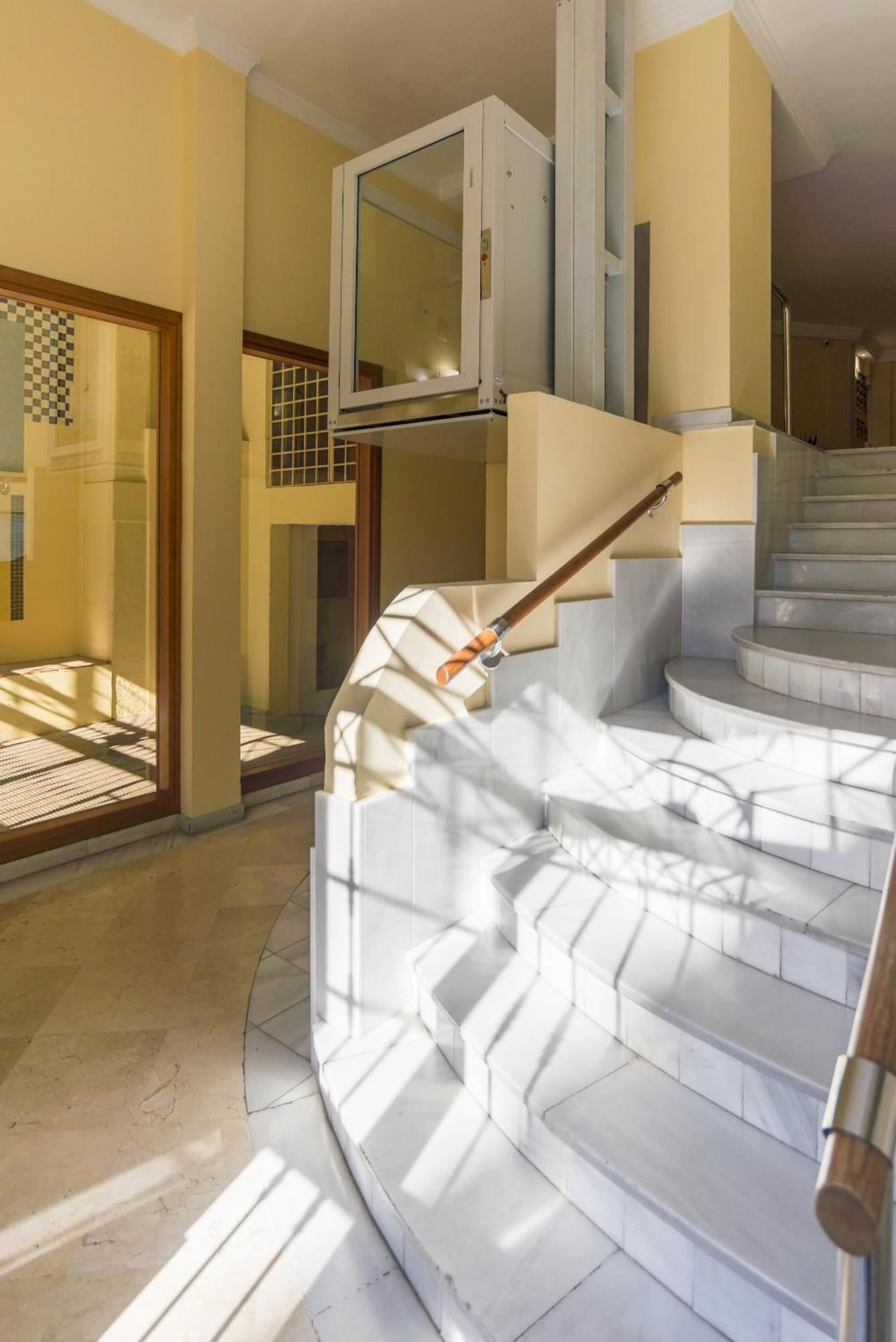 Cathedral Suites Málaga Extérieur photo